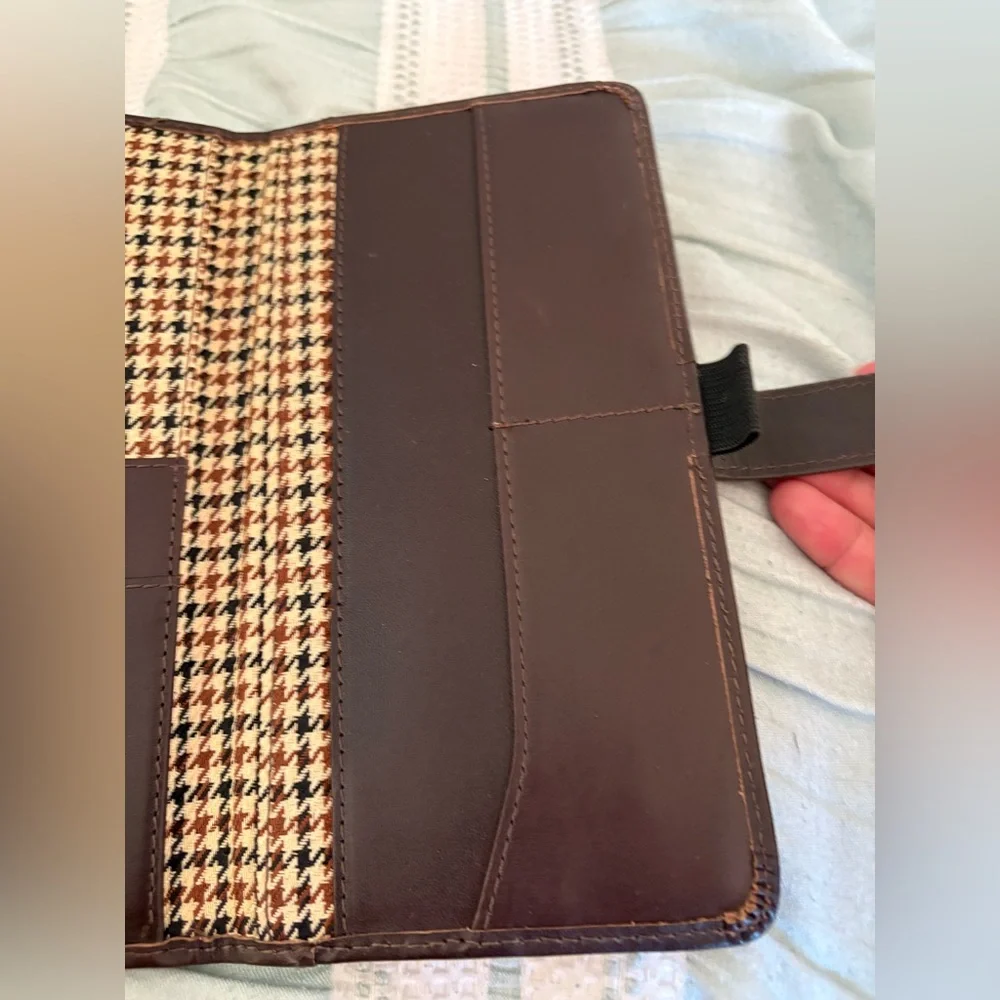Cutter & Buck Genuine Leather Travel Wallet Adventures by Disney Edition
